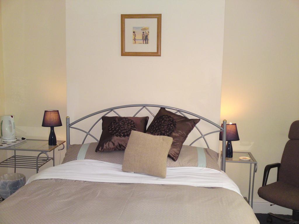 Crestwell House Bed & Breakfast Eastleigh Room photo